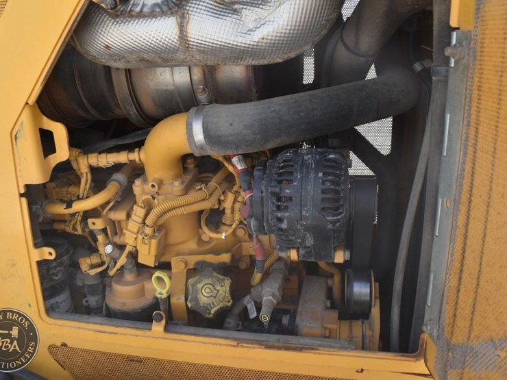 2022-deere-650k-lgp-image-54