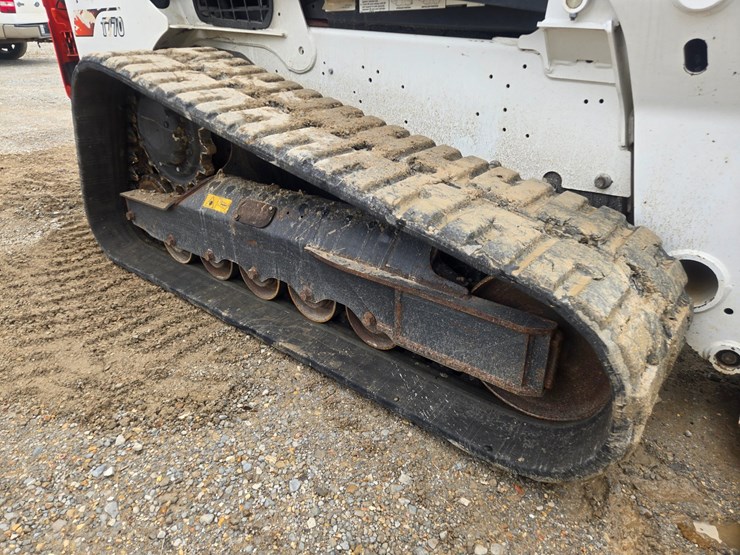 2023-bobcat-t770-image-54