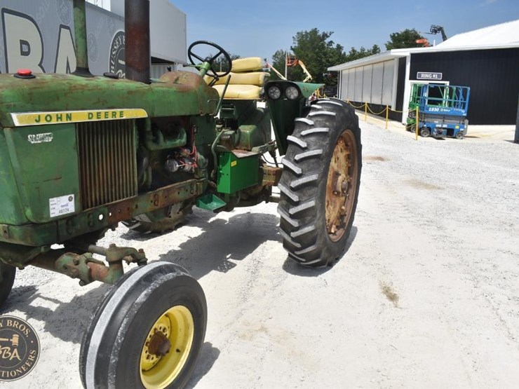 john-deere-3010-image-17