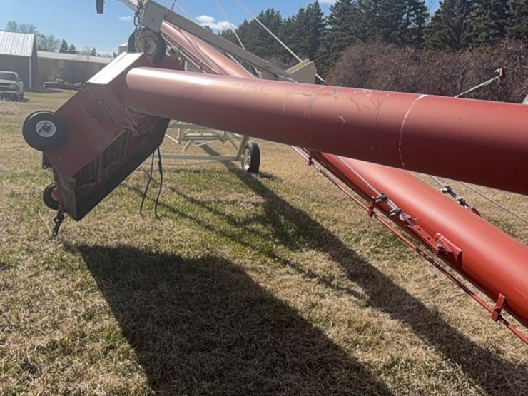 10-x-70-farmking-auger-with-swing-out-mechanical-drive-hopper￼-image-8