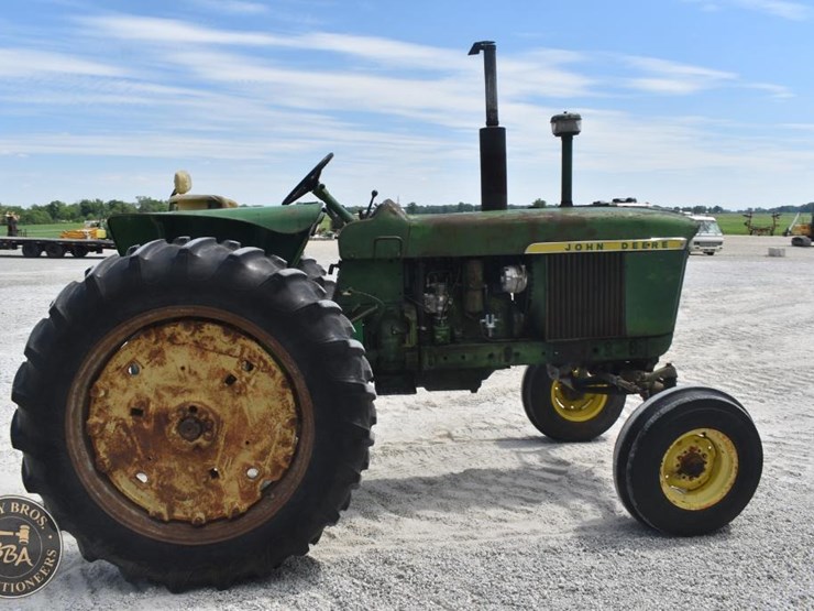 john-deere-3010-image-11