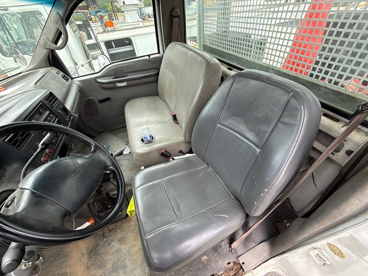 2000-ford-f650-image-23