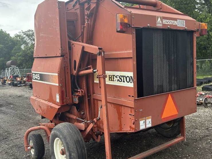 hesston-845-image-6