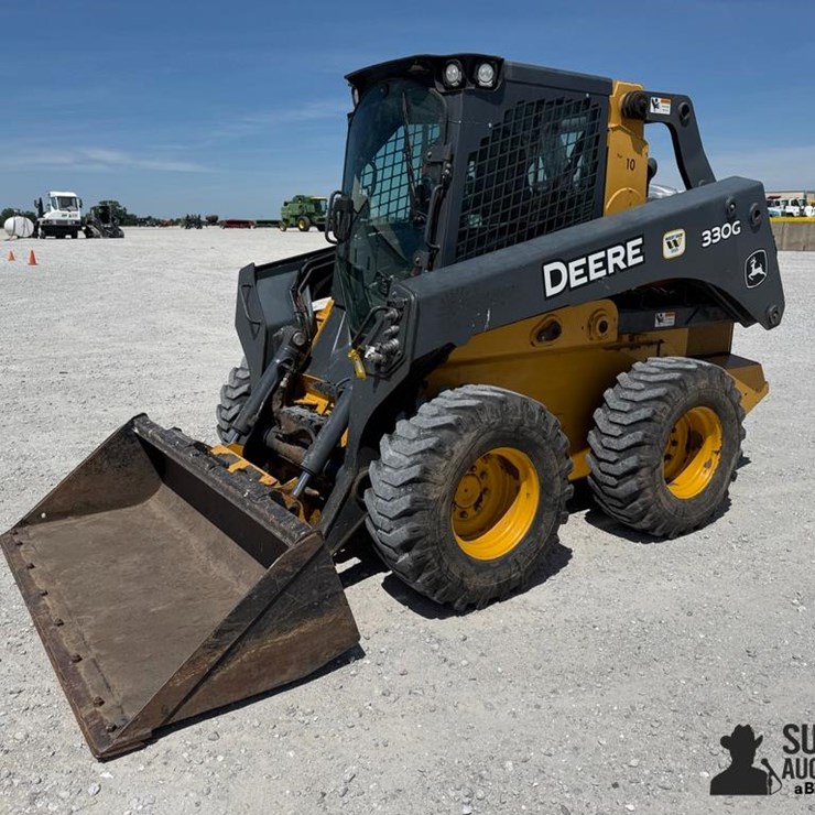 2017 DEERE 330G