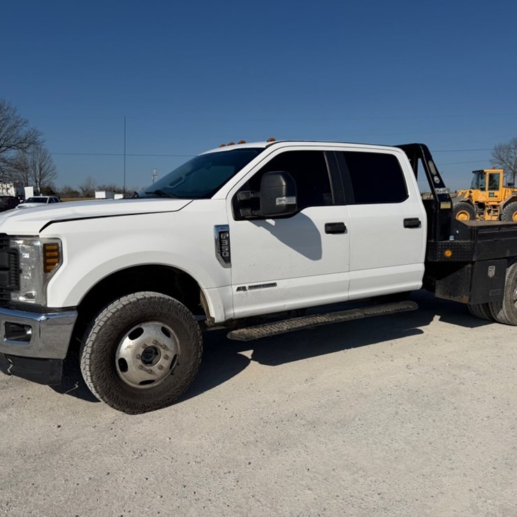 2019 FORD F350 XL