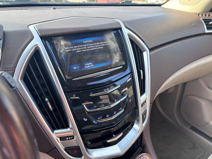 2015-cadillac-srx-image-11