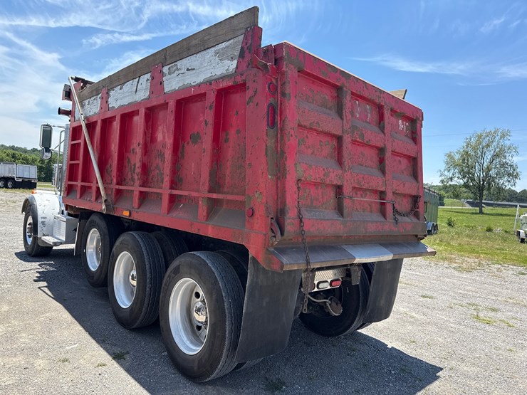 2004-peterbilt-357-image-4