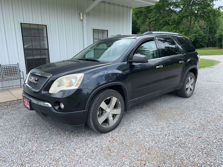 2012-gmc-acadia-image-2