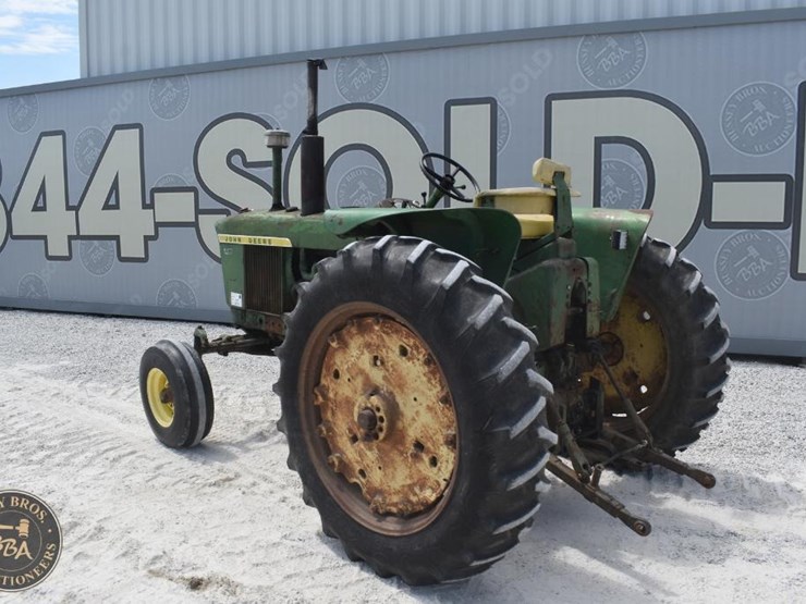 john-deere-3010-image-3