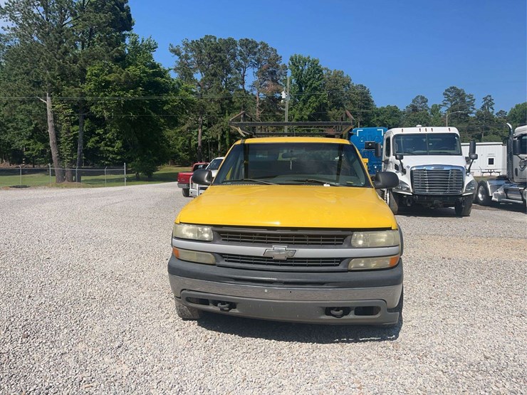 2002-chevrolet-silverado-2500-image-2
