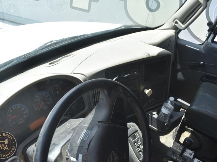 2012-international-durastar-4400-image-57