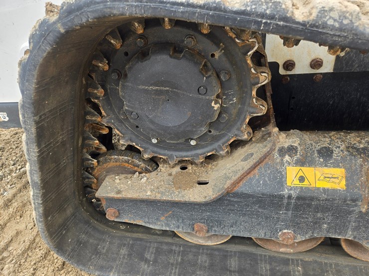 2023-bobcat-t770-image-57