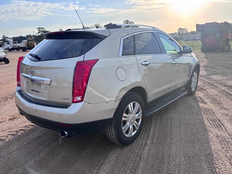 2015-cadillac-srx-image-3