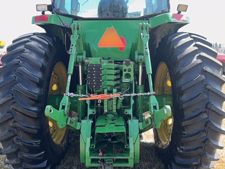 john-deere-8100-image-16
