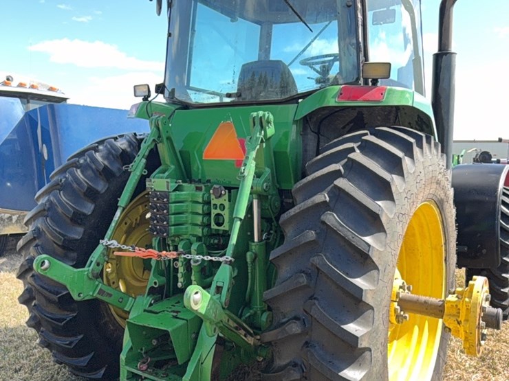 john-deere-8100-image-19