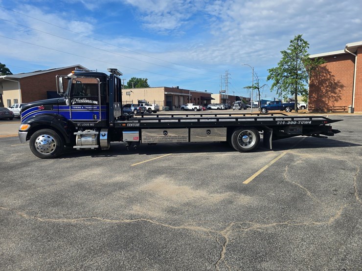 2022-peterbilt-337-image-7