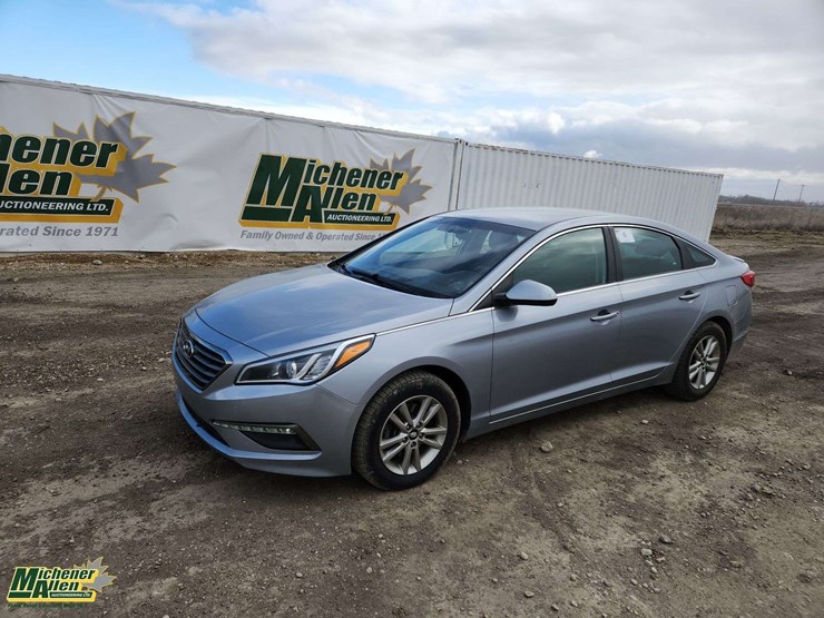 2017-hyundai-sonata-4dr-sedan-image-1