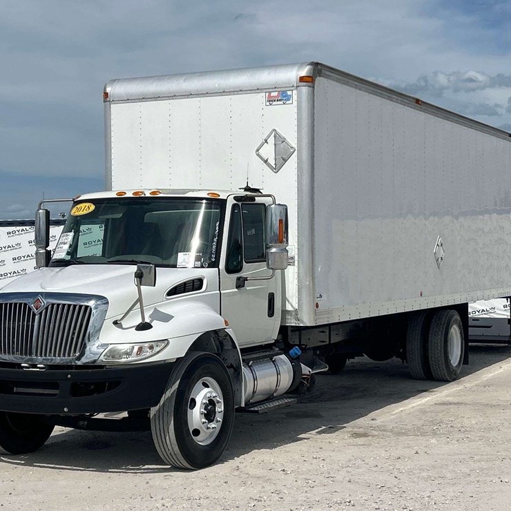 2018 INTERNATIONAL DURASTAR 4300