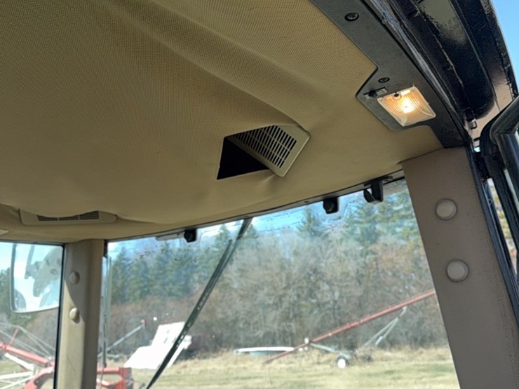 john-deere-8100-image-55