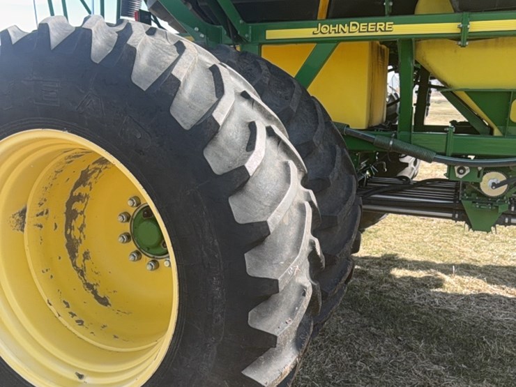 2000-john-deere-1910-image-132