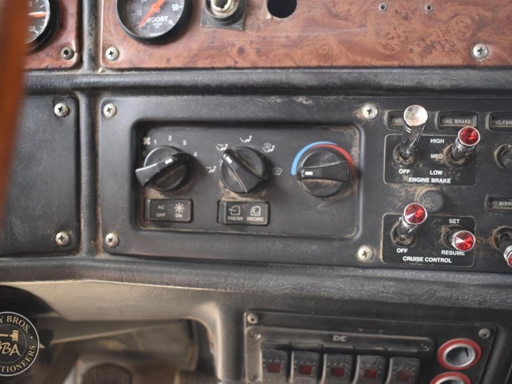 2005-peterbilt-378-image-84