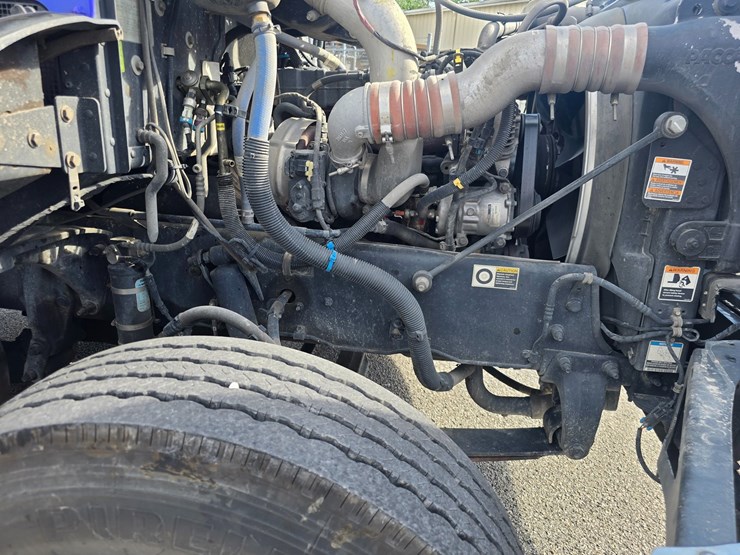 2022-peterbilt-337-image-47