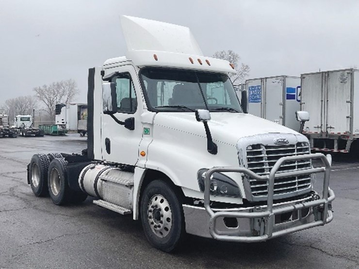 2018-freightliner-cascadia-125-image-1