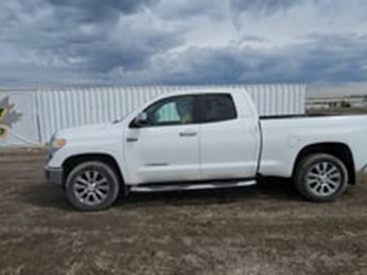 2015-toyota-tundra-image-5