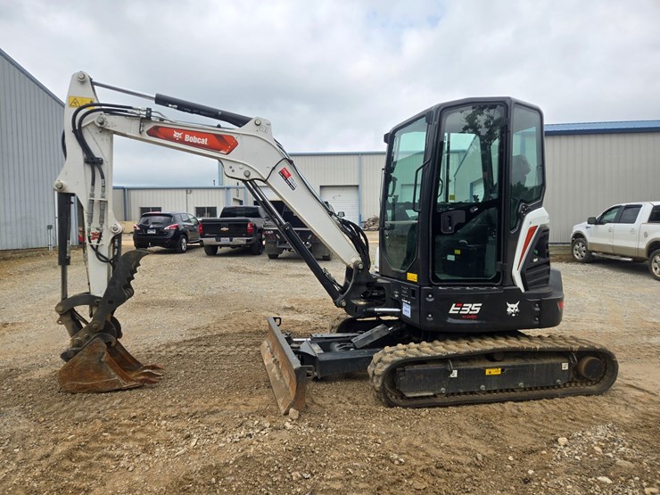 2023-bobcat-e35i-image-4