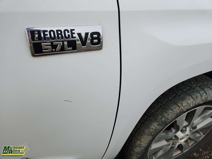 2015-toyota-tundra-image-38