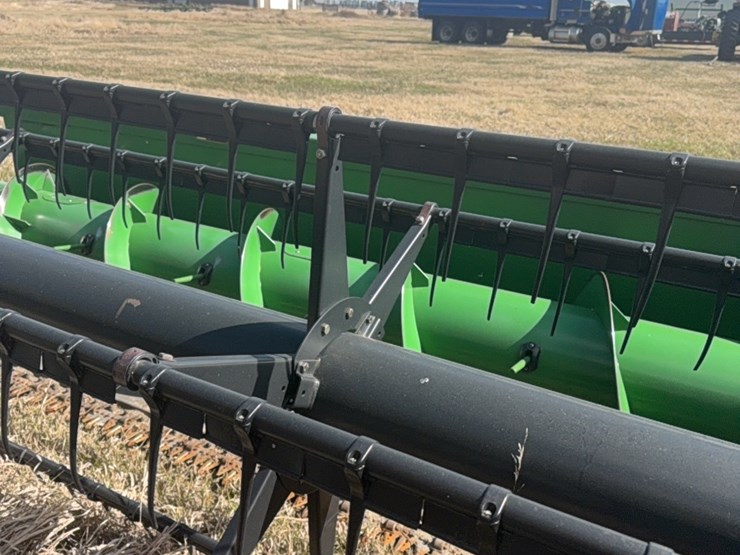 john-deere-635f-image-13
