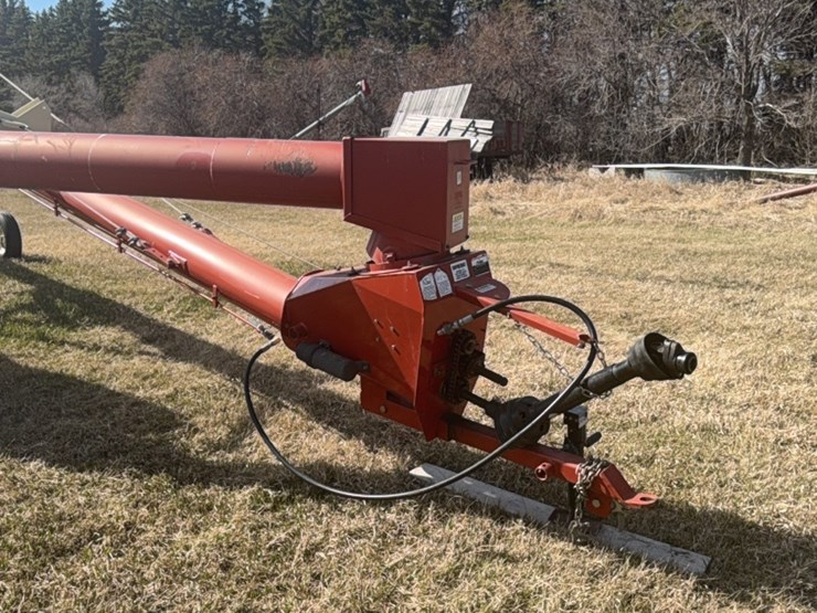 10-x-70-farmking-auger-with-swing-out-mechanical-drive-hopper￼-image-3