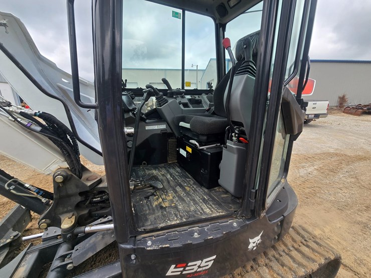 2023-bobcat-e35i-image-29