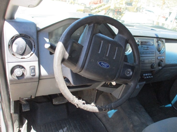 2015-ford-f250-xl-image-10