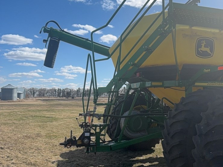 2000-john-deere-1910-image-127