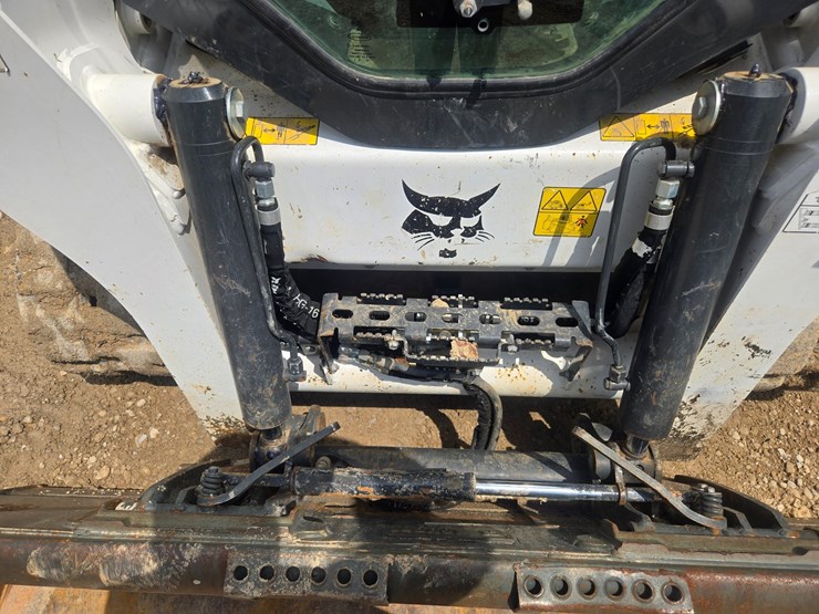 2024-bobcat-t650-image-63