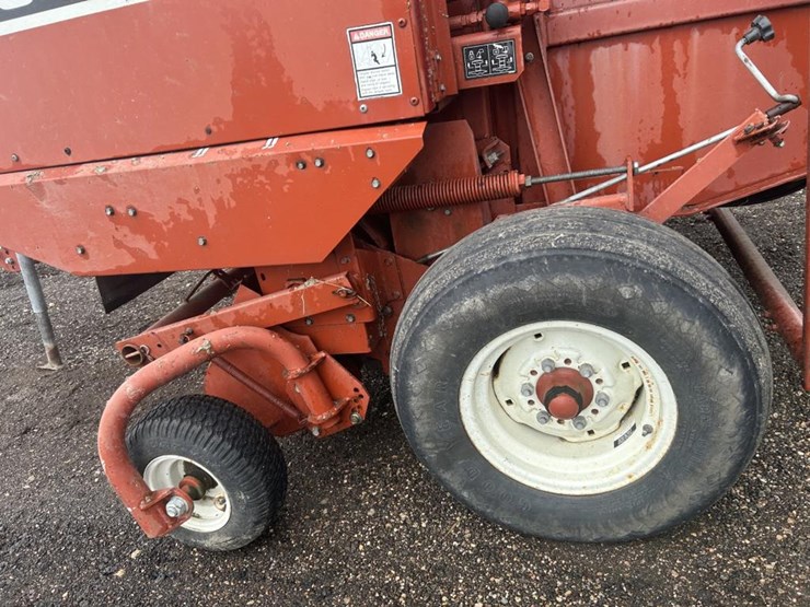 hesston-845-image-7