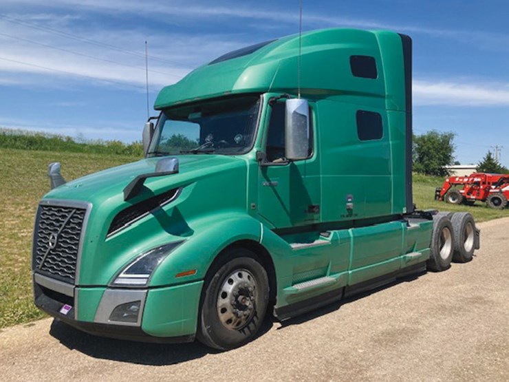 2022-volvo-vnl-760-image-1