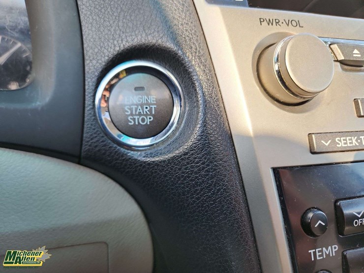 2010-lexus-rx350-image-36