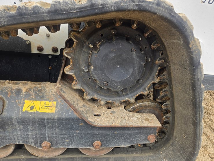 2023-bobcat-t770-image-49