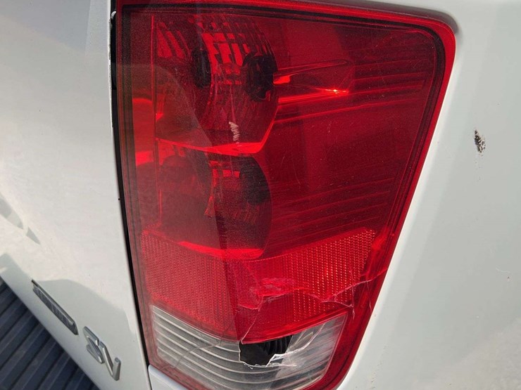 2014-nissan-titan-image-12