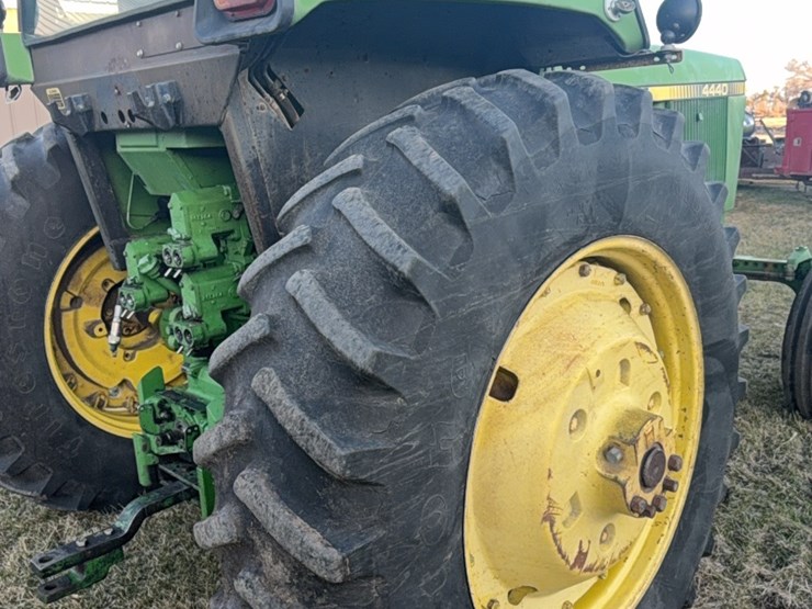 john-deere-4440-image-16