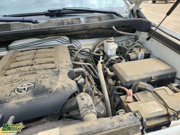 2015-toyota-tundra-image-32