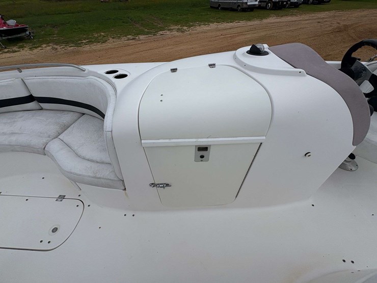 2000-chaparral-sunesta-232-20'-deck-boat-w/-trailer-image-23
