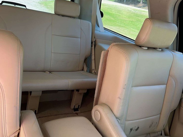 2010-infiniti-qx56-image-20