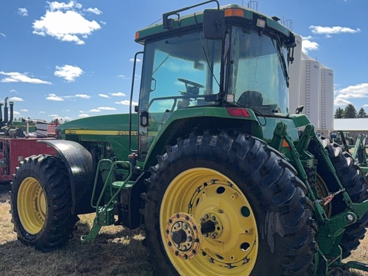 john-deere-8100-image-10