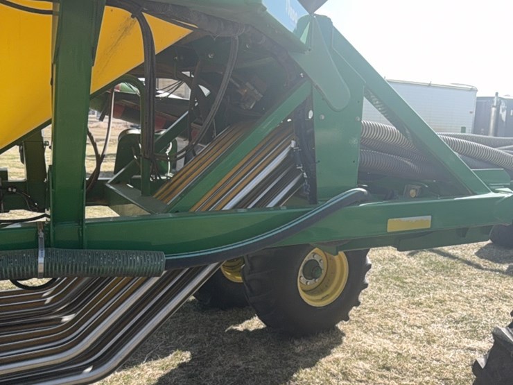 2000-john-deere-1910-image-145