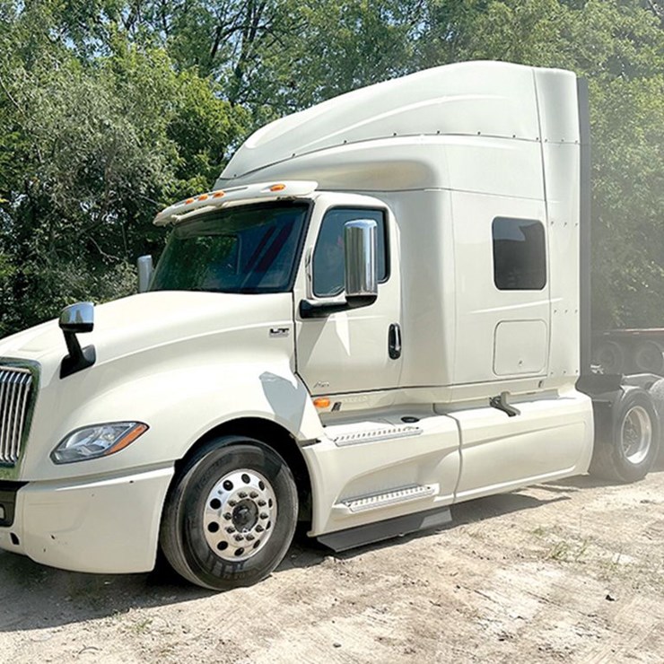 2019 INTERNATIONAL LT