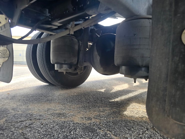 2022-peterbilt-337-image-125