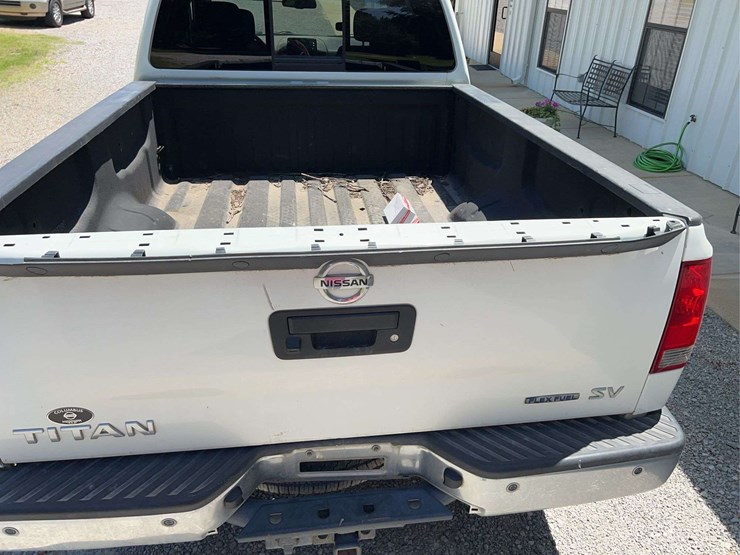 2014-nissan-titan-image-10
